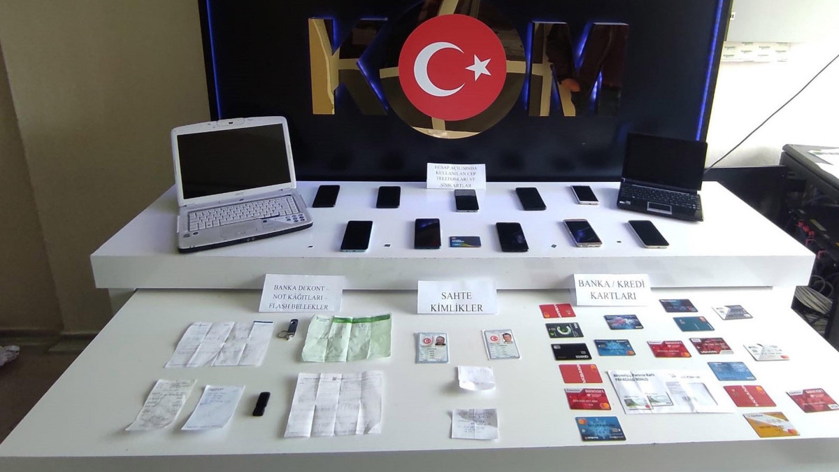Denizli'de sahte kimlikle banka dolandırıcılığı operasyonunda 13 tutuklu