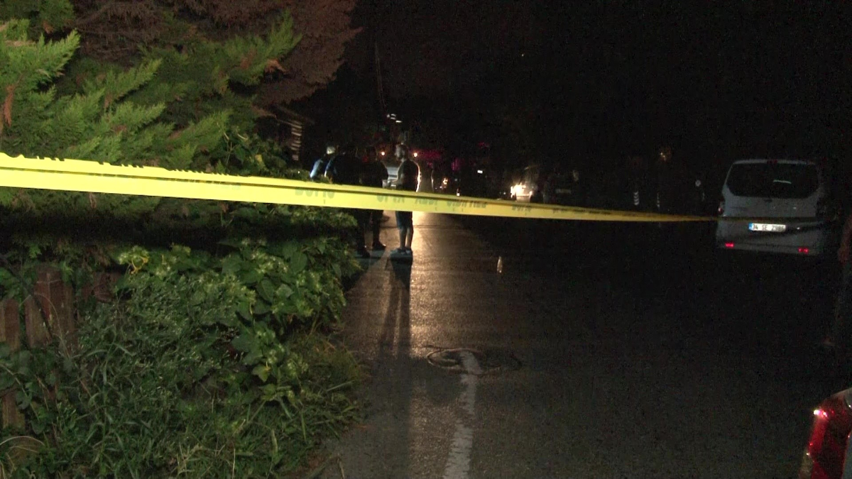 İstanbul'da kahvehaneyi taradılar: 4 yaralı