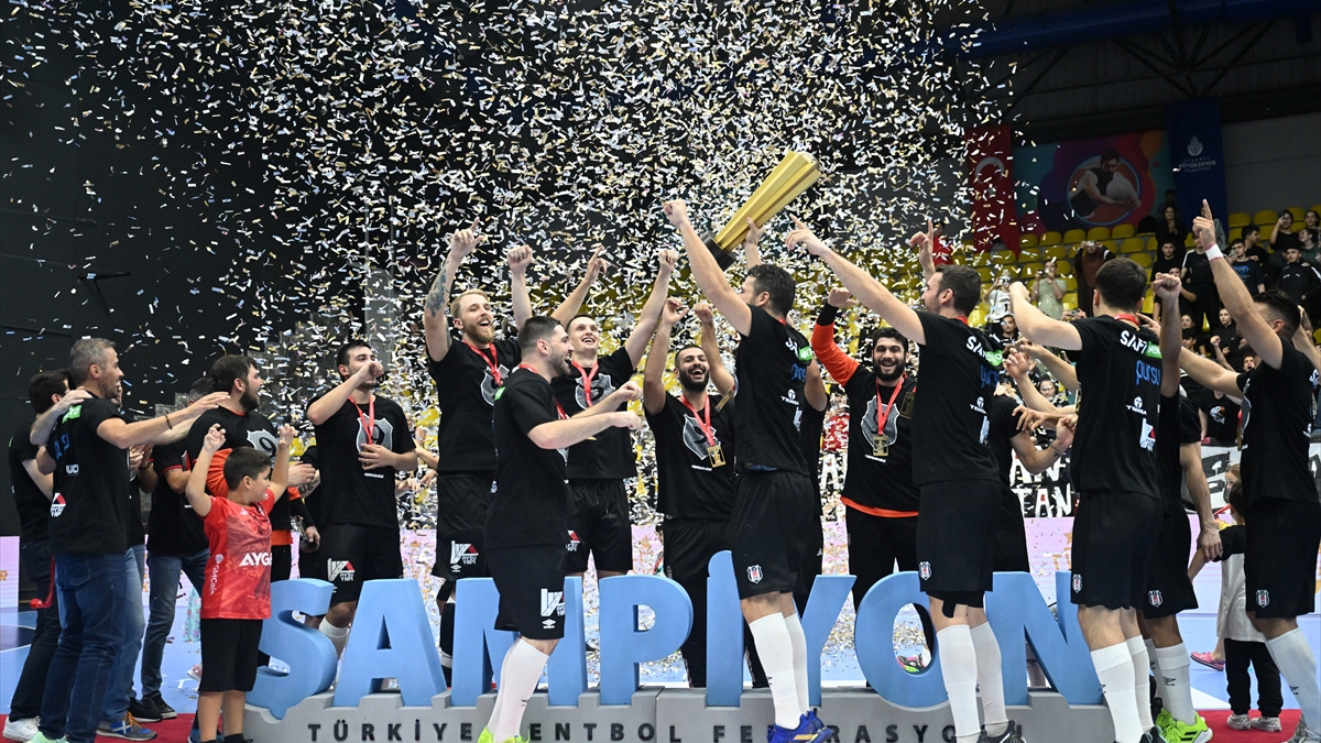Beşiktaş, Hentbol Erkekler Süper Kupası'nı kazandı