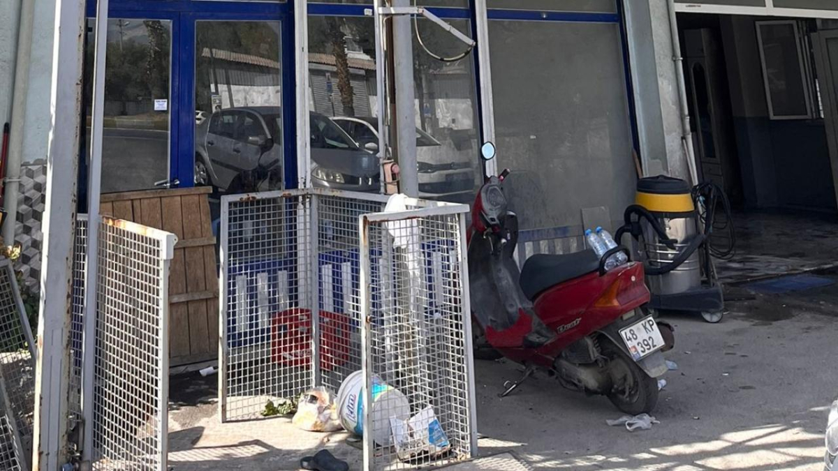 Muğla'da bindiği yük asansörünün halatı kopan yaşlı kadın can verdi