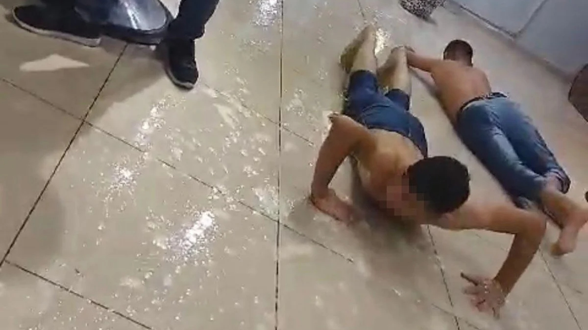 Iğdır'da berber çıraklarına yarı çıplak eğitim verdi! Sosyal medyada tepki çekti...