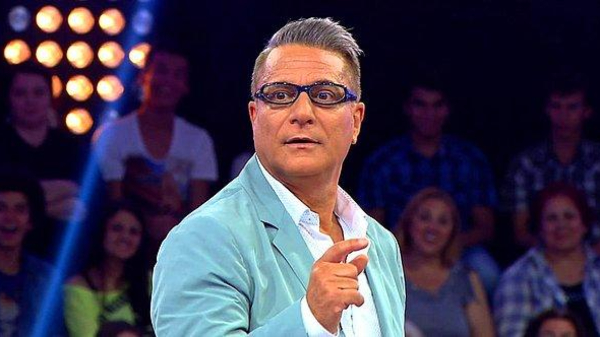 6. kez nikah masasına oturuyor! Mehmet Ali Erbil 40 yaş küçük sevgilisine evlenme teklifi etti....