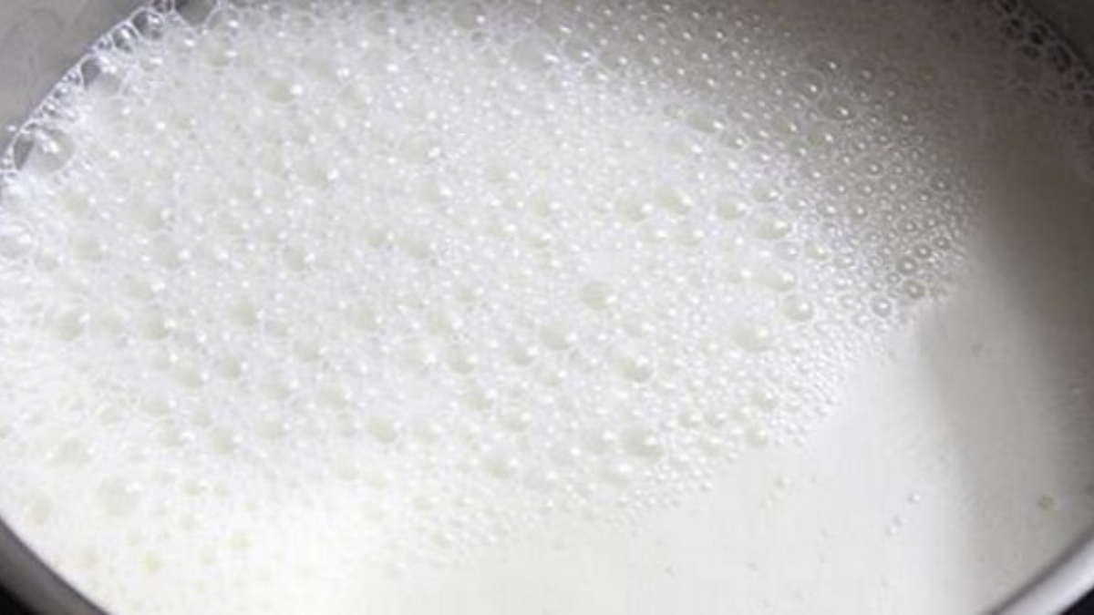 Kaynamış sütün bu etkisi bilinmiyordu! Artık anneleri üzmeyecek...