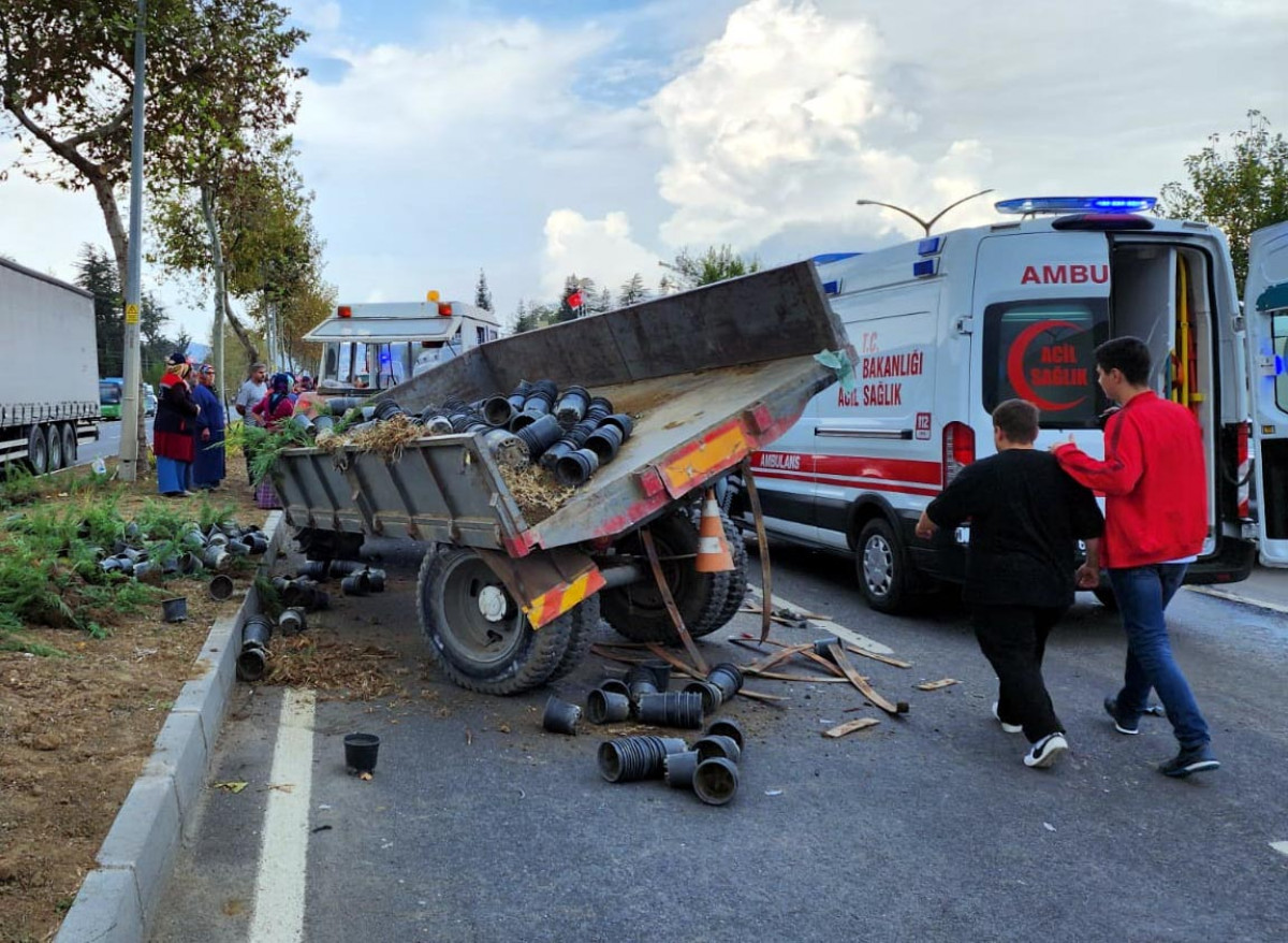 Düzce'de cip traktöre çarptı: 1'i ağır, 6 yaralı