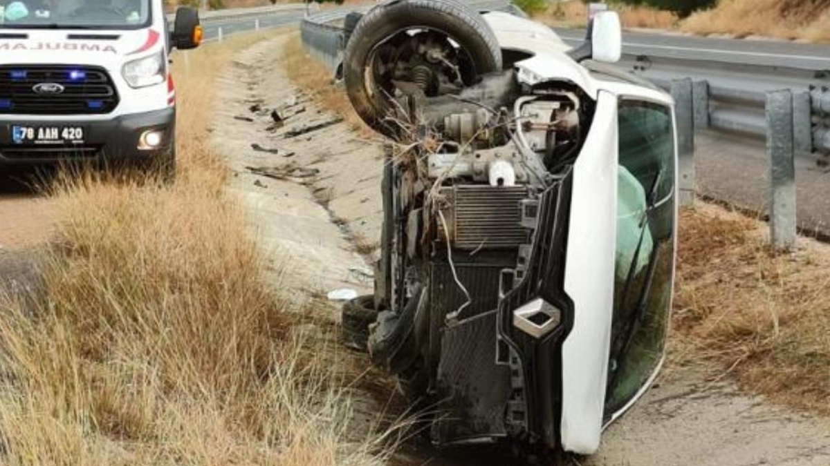 Karabük'te otomobil devrildi: 3'ü çocuk 6 kişi yaralandı