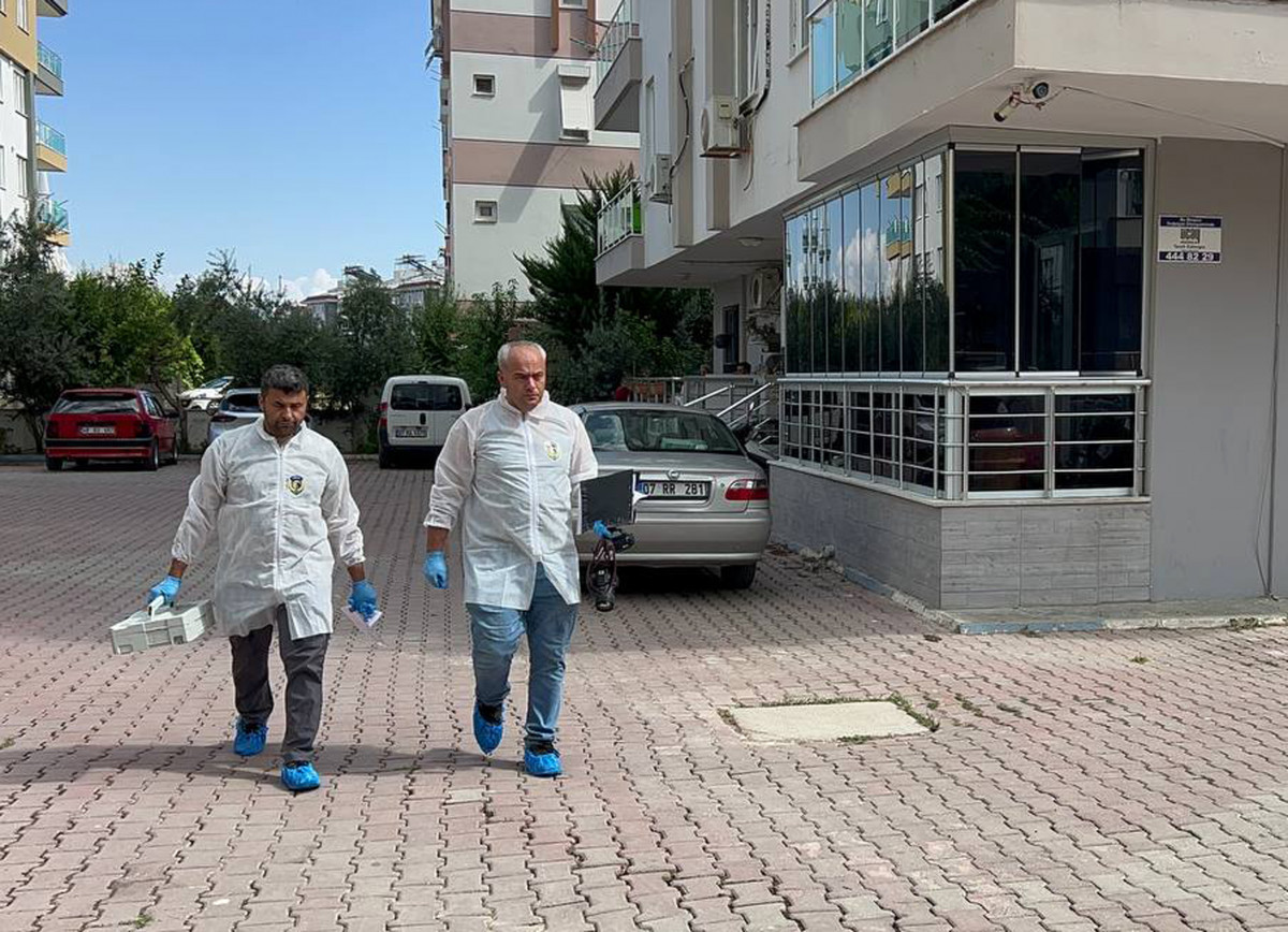 Antalya'da 9 aylık hamile kadın ölü bulundu