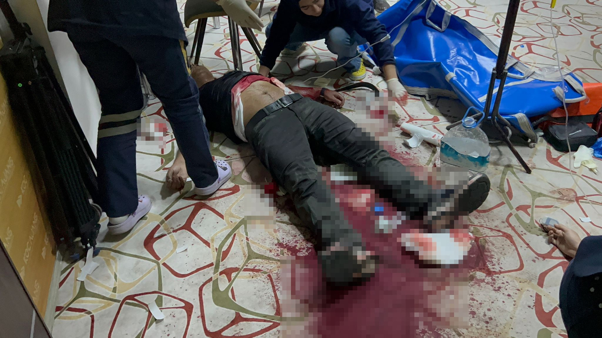 Aksaray'da esnaf kavgası: 4 kişiyi darbedip, bıçakladılar