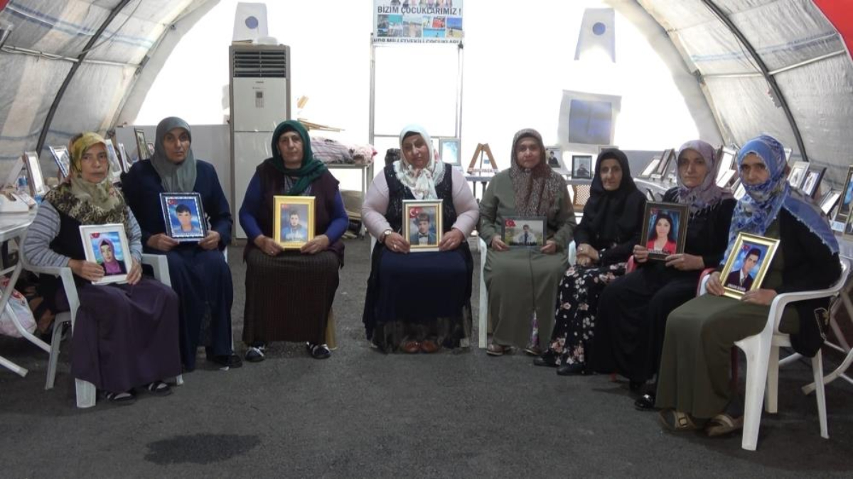 Diyarbakır anneleri evlat nöbetinde! 'Bin 489 gün oldu'