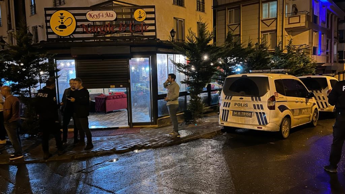 İstanbul Başakşehir'de kafede silahlı saldırı: 1 ölü