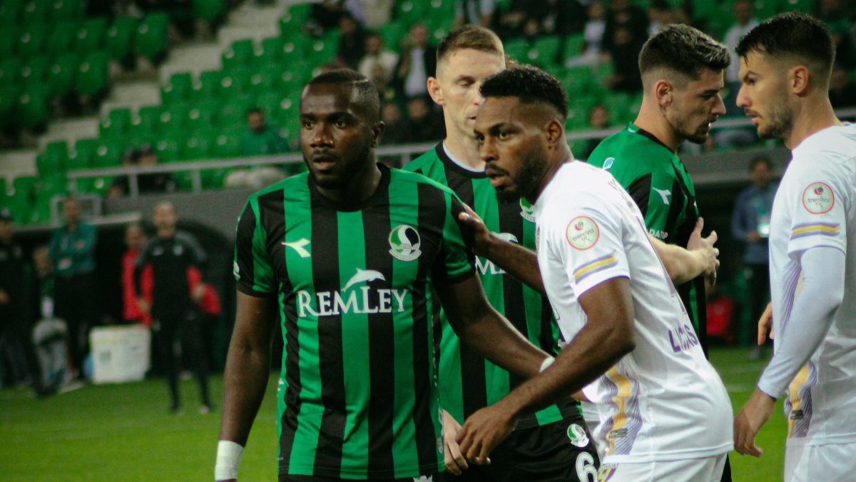 Sakaryaspor, Eyüpspor'un serisini bitirdi