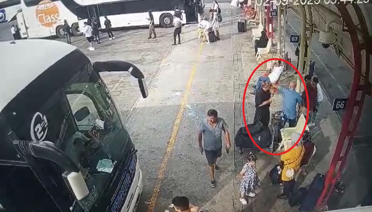 Bursa'da kavgaya tutuşan yolculardan biri kalbine yenik düştü