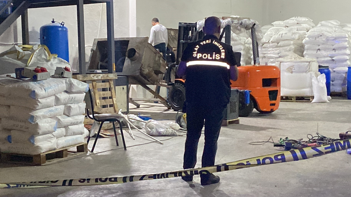 Tekirdağ'da deterjan imalathanesinde karıştırıcı mikser devrildi! Altında kalan işçi hayatını kaybetti...