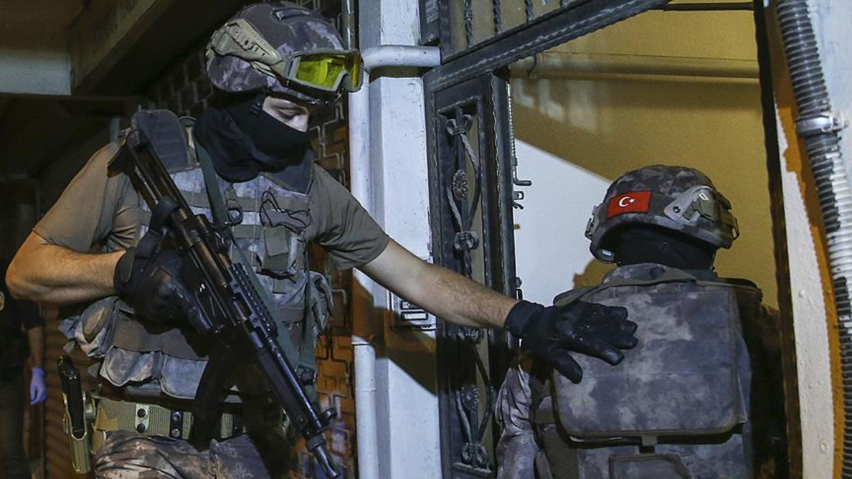 İstanbul'da büyük uyuşturucu operasyonu! 104 şüpheli yakalandı