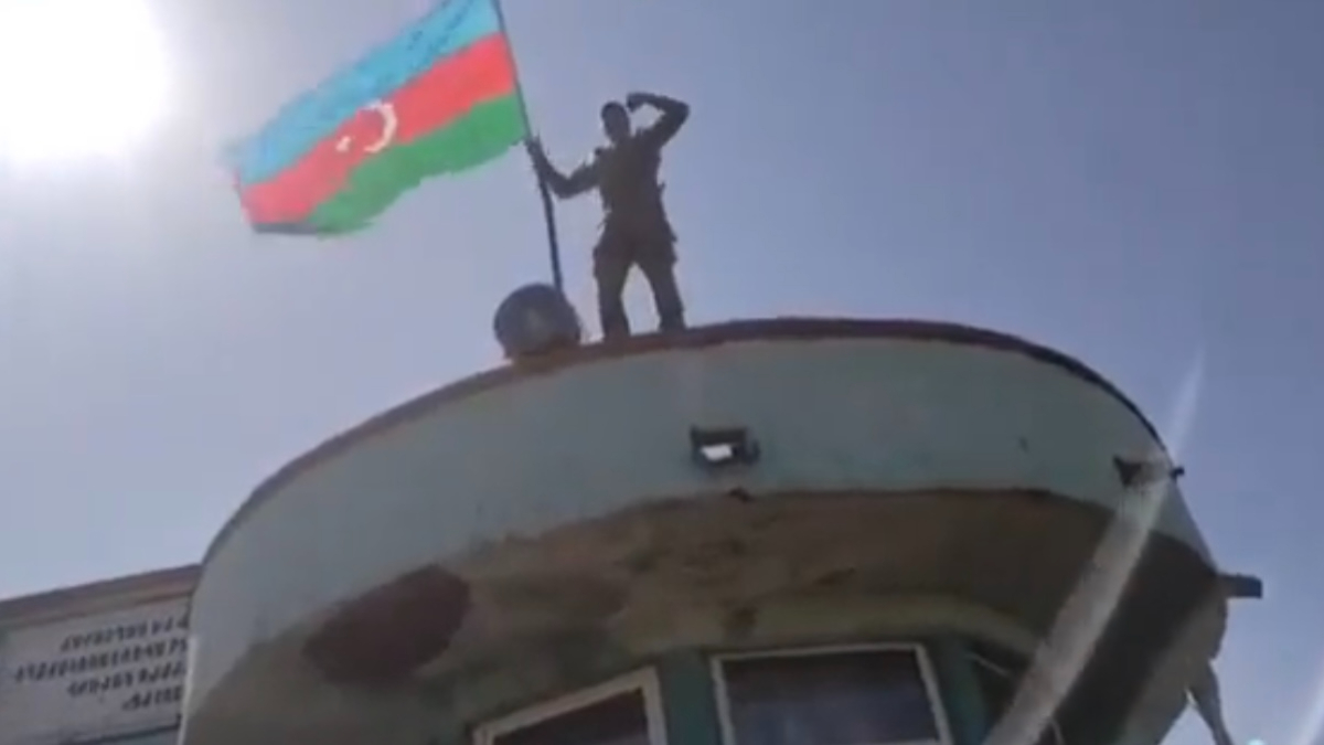 Yıllarca Ermenistan'ın işgali altındaydı: Azerbaycan bayrağı Hocalı'da dalgalanıyor