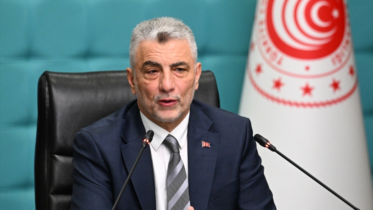 Ticaret Bakanı Ömer Bolat'tan marketlere 100. yıl indirim çağrısı