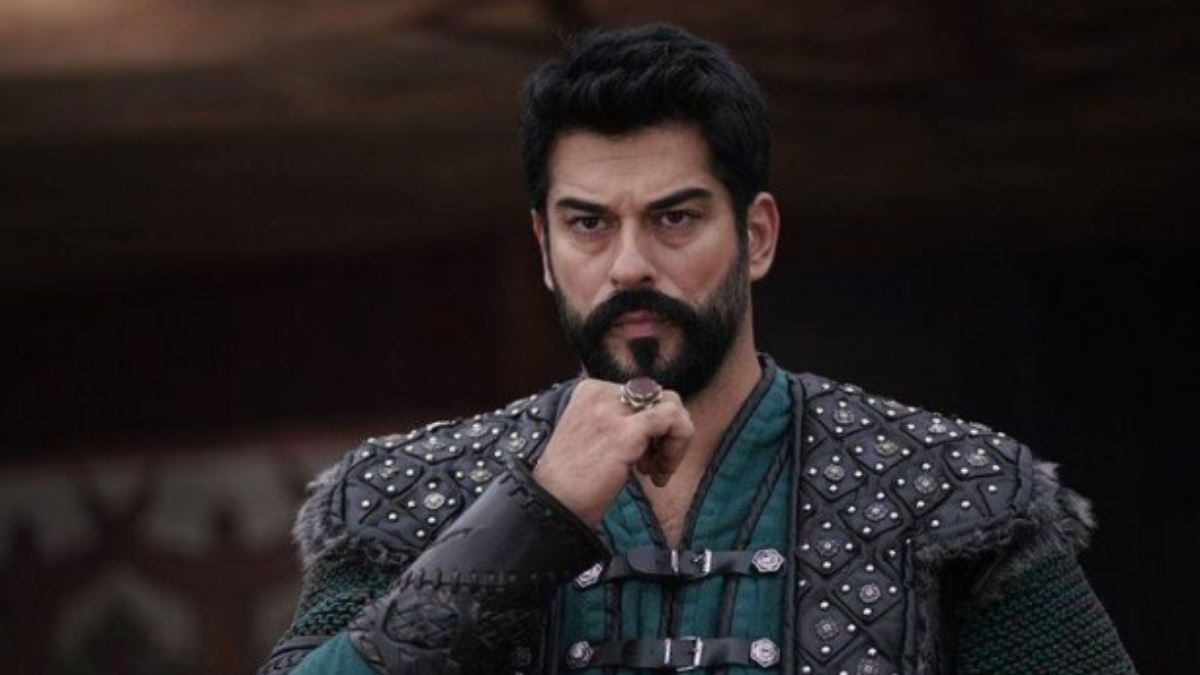 Burak Özçivit'in eski sevgilisi bakın kimmiş! Gören: "Fahriye'nin eline su bile dökemez" dedi!