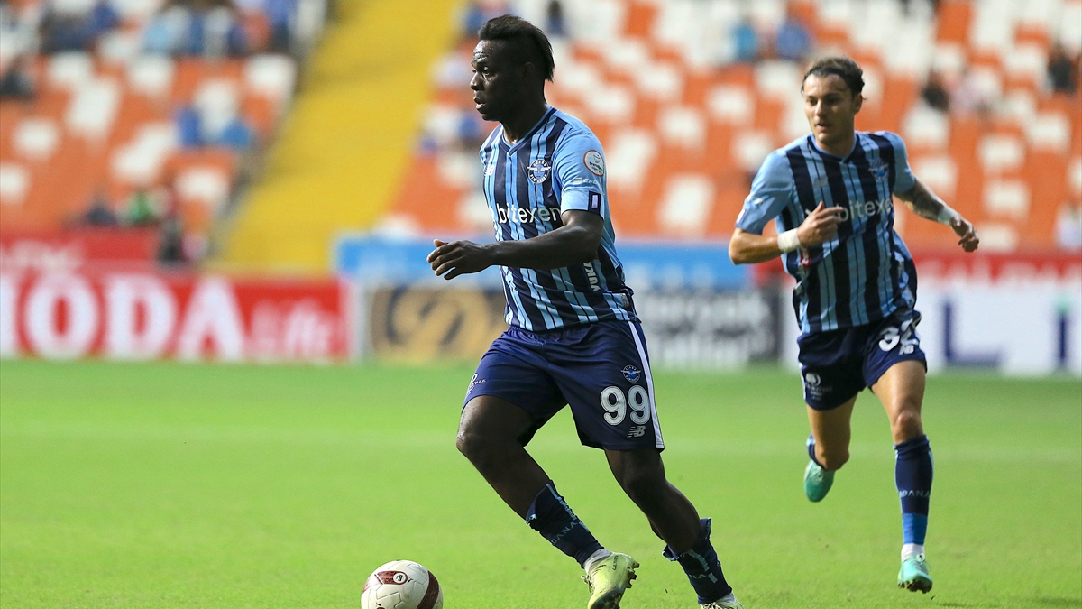 Balotelli'den transfer itirafı: 10 milyon euro karşılığında PSG'de oynarım