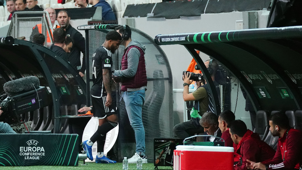 Valentin Rosier, Beşiktaş'ta 6. kez kırmızı kart gördü