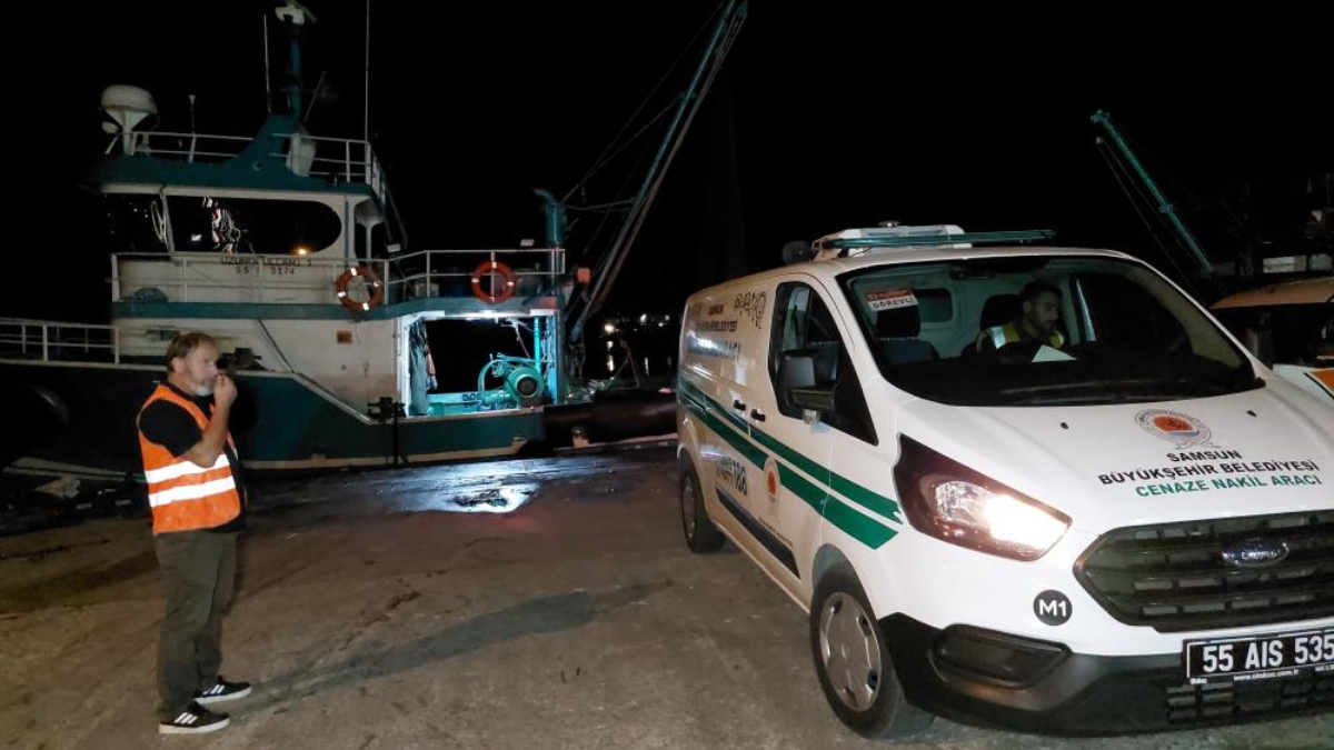 Samsun açıklarında balıkçılar denizden ceset çıkardı