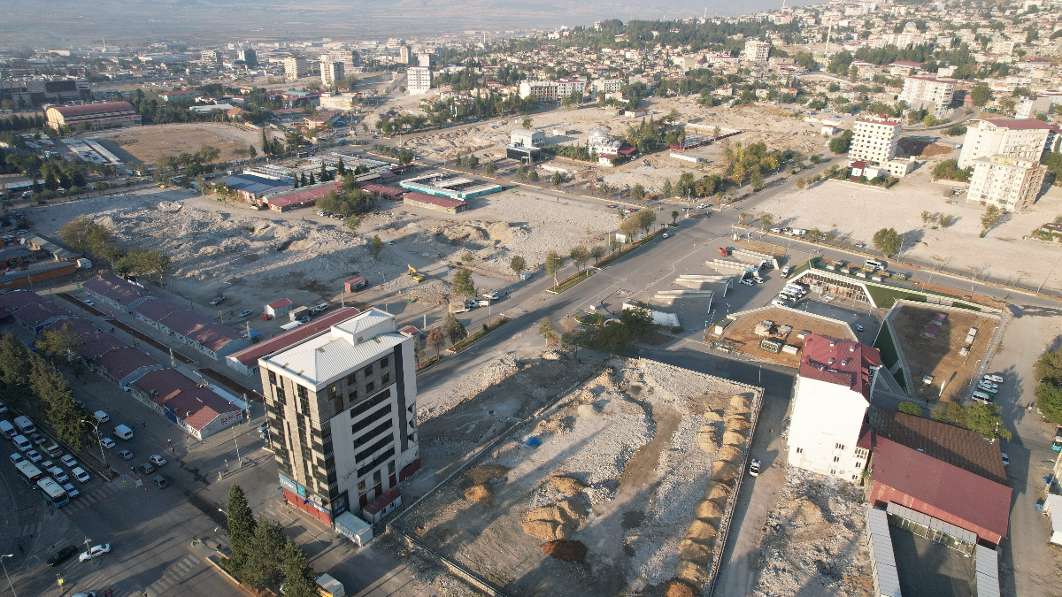 Kahramanmaraş depremden 8 ay sonra drone ile görüntülendi! Tanınmaz hale geldi...
