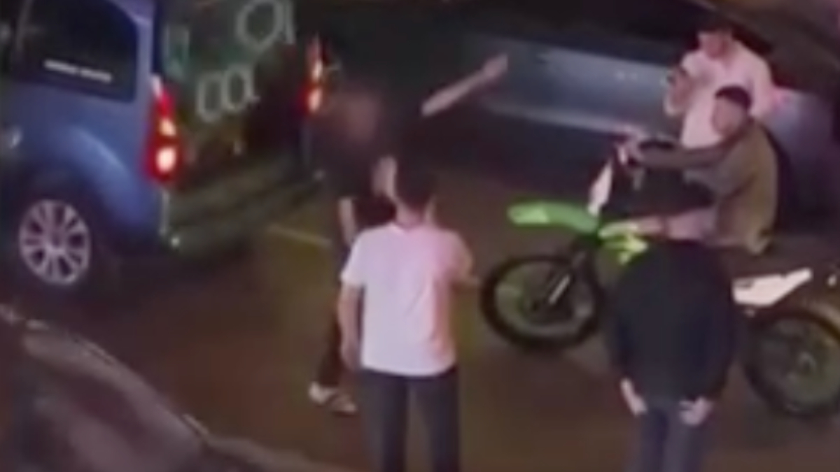 İstanbul'da asker uğurlaması! Yolu kapatıp dans ettiler