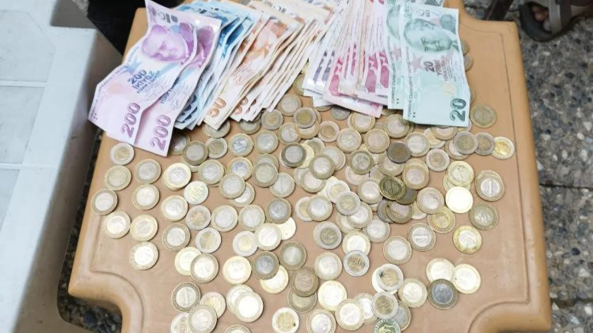 İzmir'de 49 kez ceza yiyen dilenci bir kez daha dilenirken yakalandı