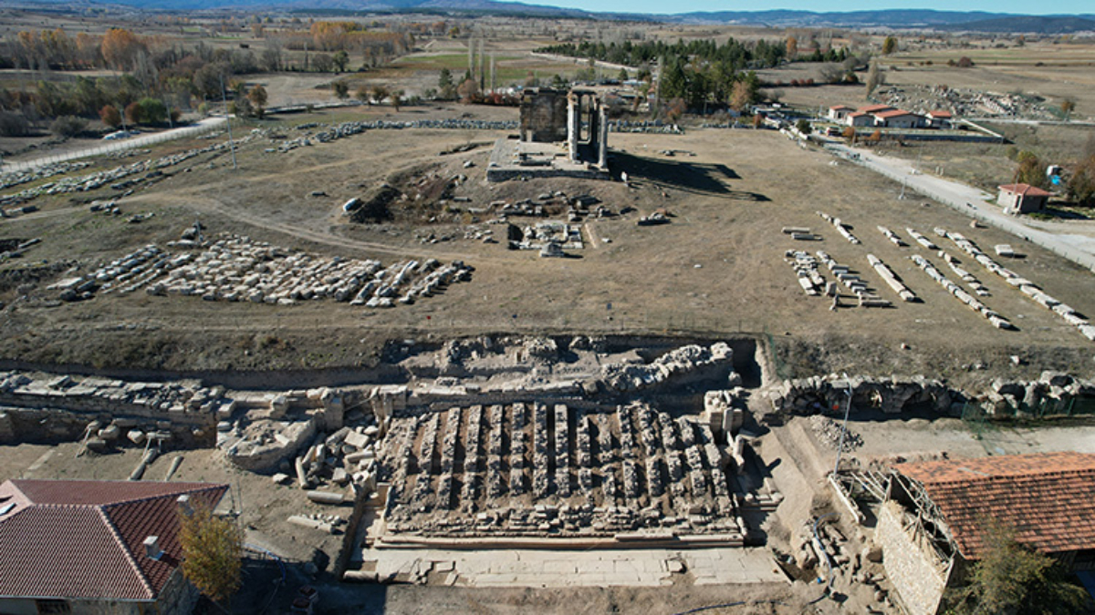 Kütahya'da 5 bin yıllık Aizanoi Antik Kenti, drone ile görüntülendi