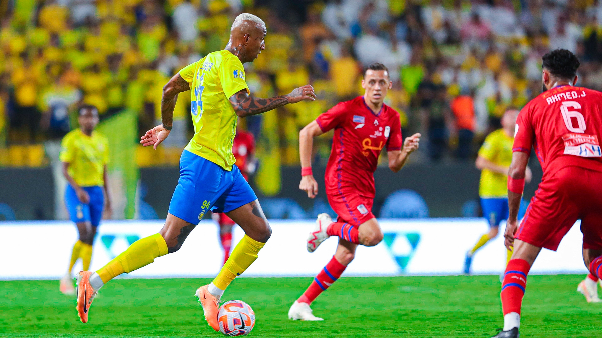 Al Nassr, son dakikada iki puanı bıraktı