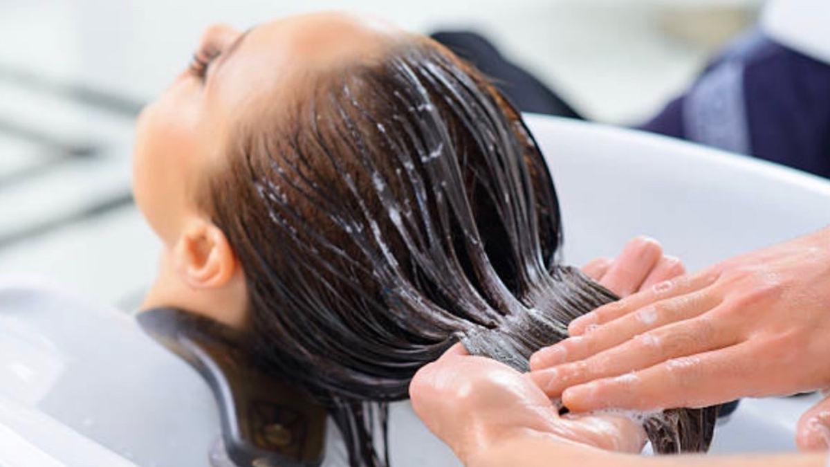 Aspirin ile gelen mucize! Saçlarınızda dökülme, kepek ve kırılmaya son..