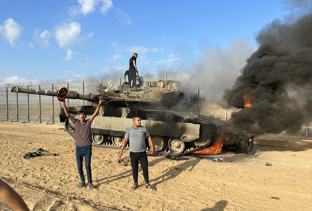 İran'dan Hamas'ın Aksa Tufanı Operasyonu'na destek