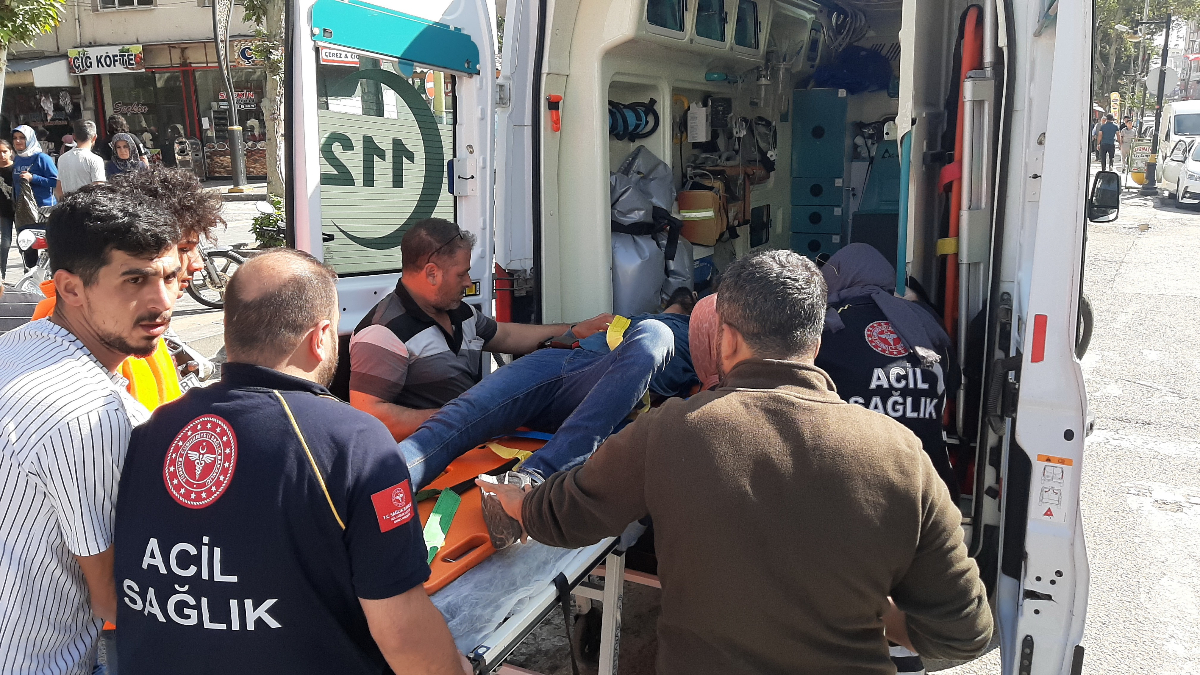 Adıyaman'da parkta duran genç kovalanarak bıçaklandı