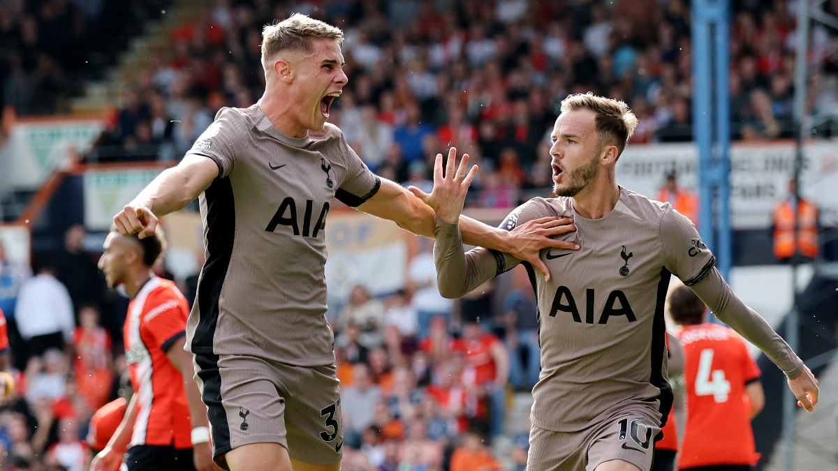 Tottenham, 10 kişiyle Luton Town'ı yendi