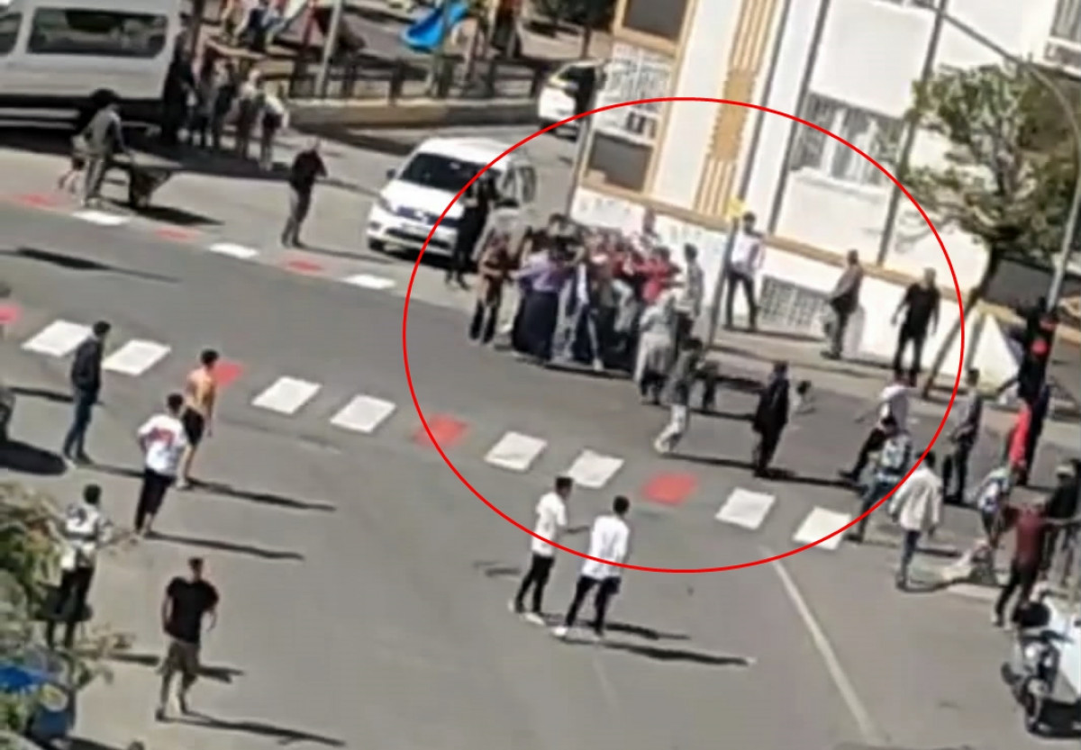 Siirt'teki taşlı sopalı kavga kamerada