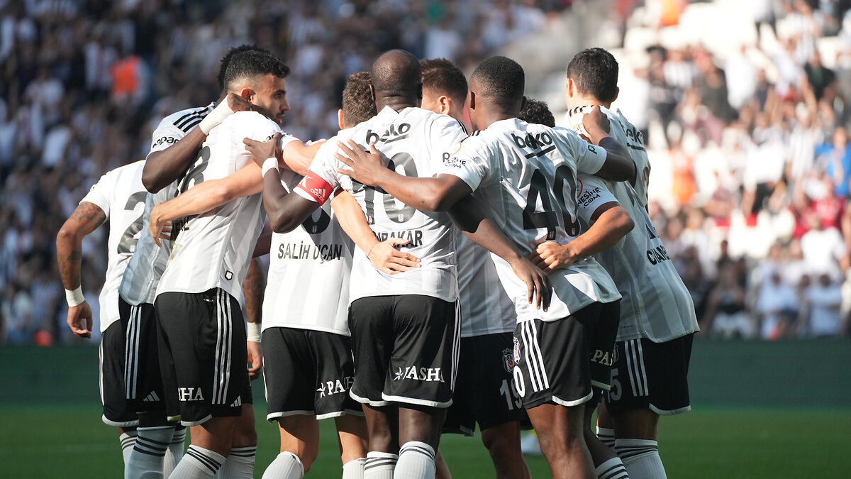 Beşiktaş, İstanbulspor'u iki golle yıktı