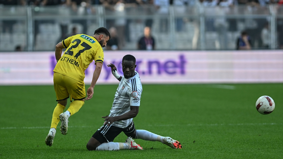 Beşiktaş'ta Eric Bailly, sakatlanarak kenara geldi