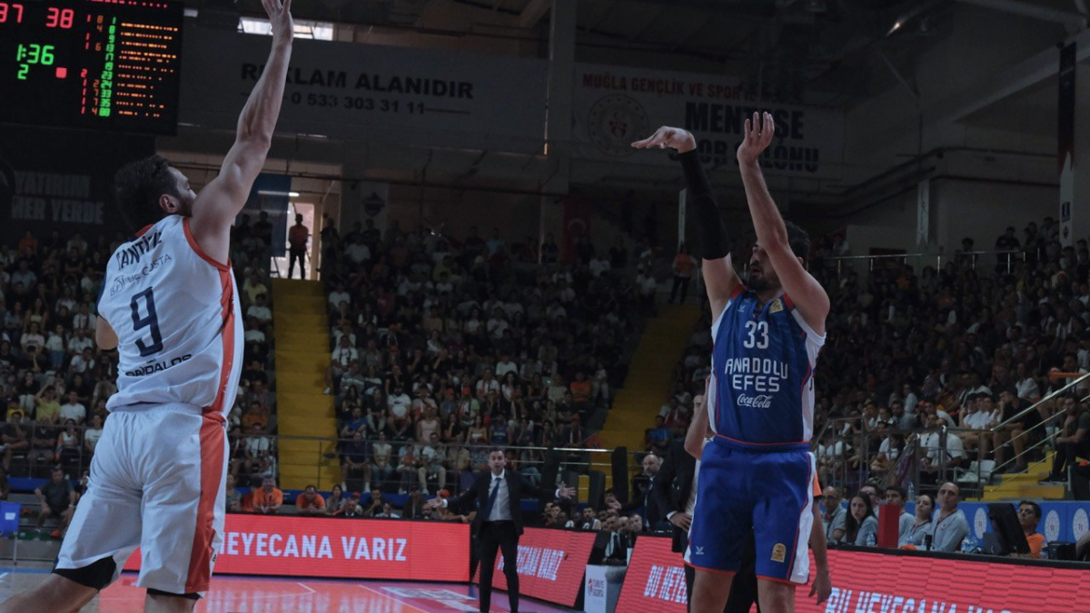 Anadolu Efes, Çağdaş Bodrumspor karşısında kazandı