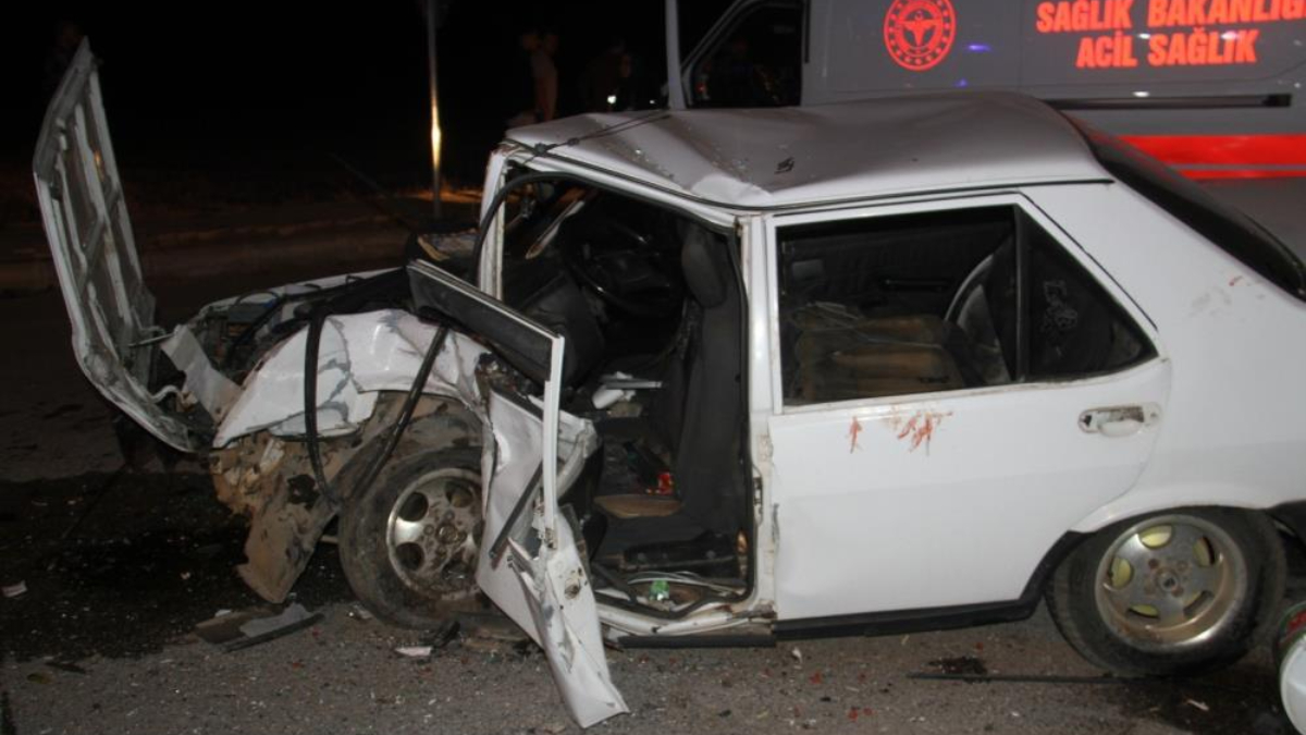 Konya'da iki otomobilin çarpıştığı kazada 8 kişi yaralandı