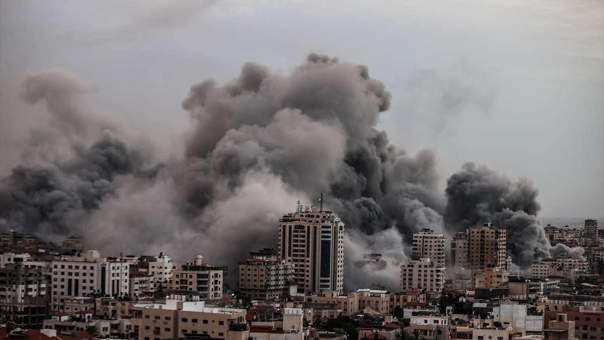 İsrail'de can kaybı 900'e yükseldi