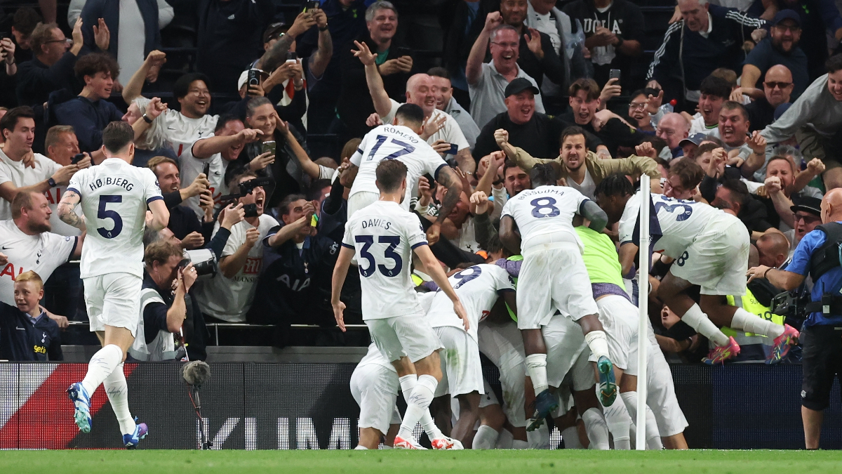 Tottenham'dan büyük başarı! 427 gün sonra lider oldular