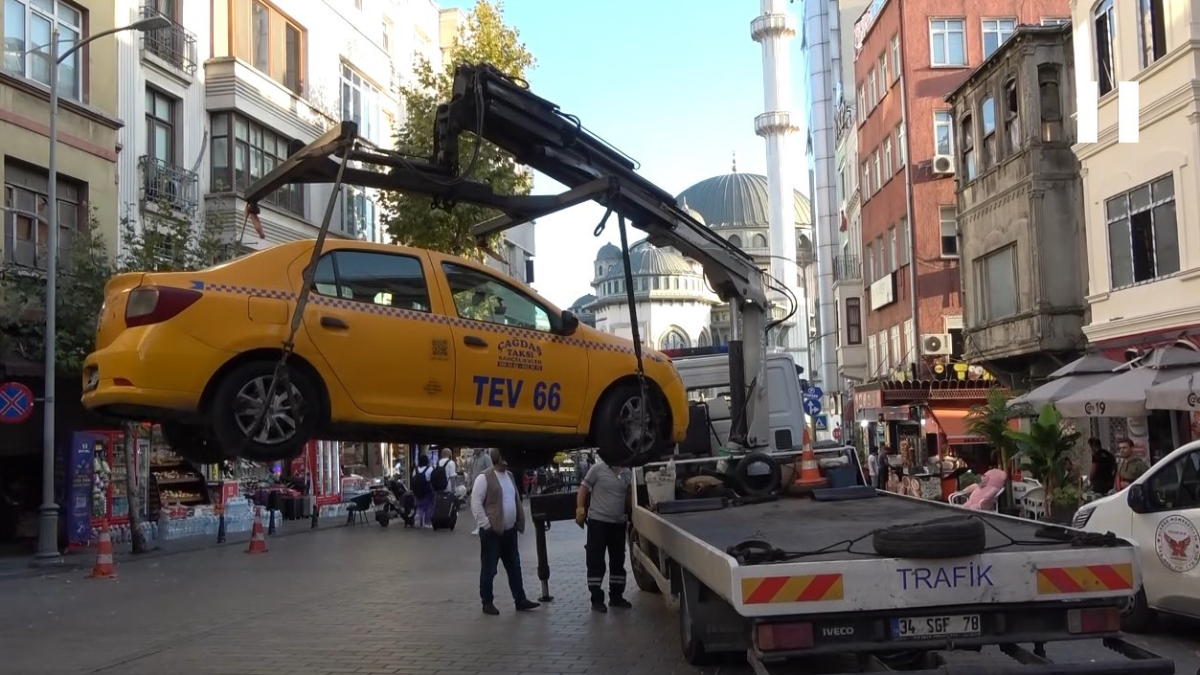 Taksim'de taksimetre açmayan turist avcısına ceza