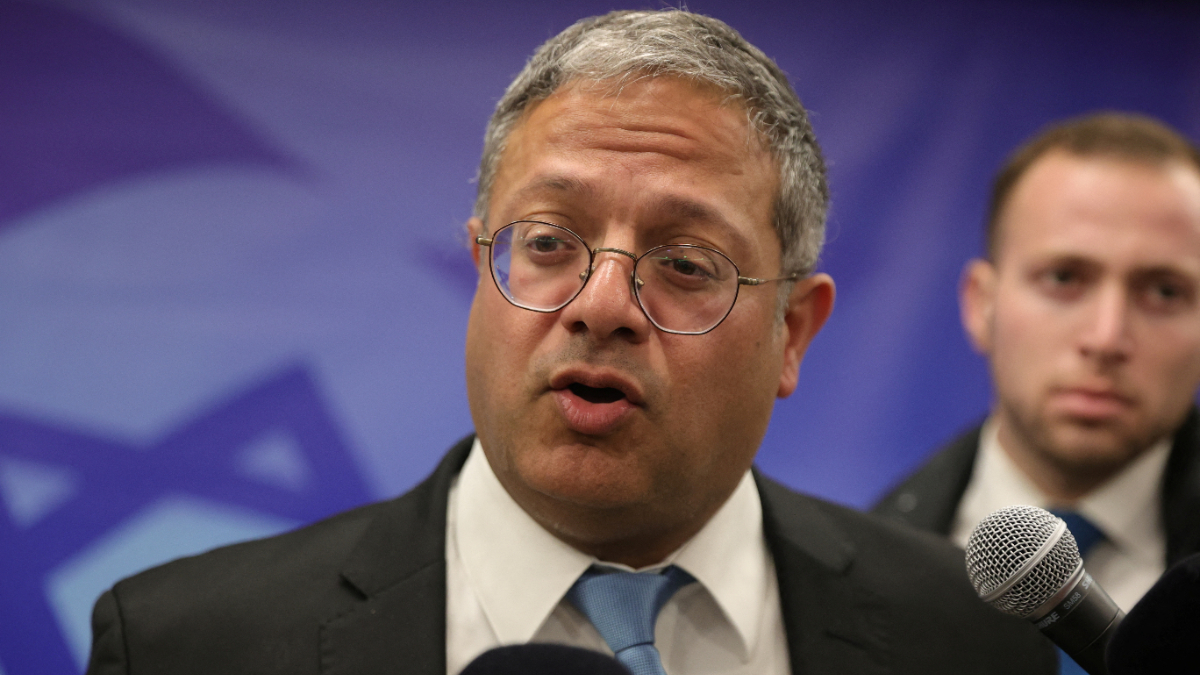 İsrail'de siviller, saldırı tüfekleriyle silahlandırılacak