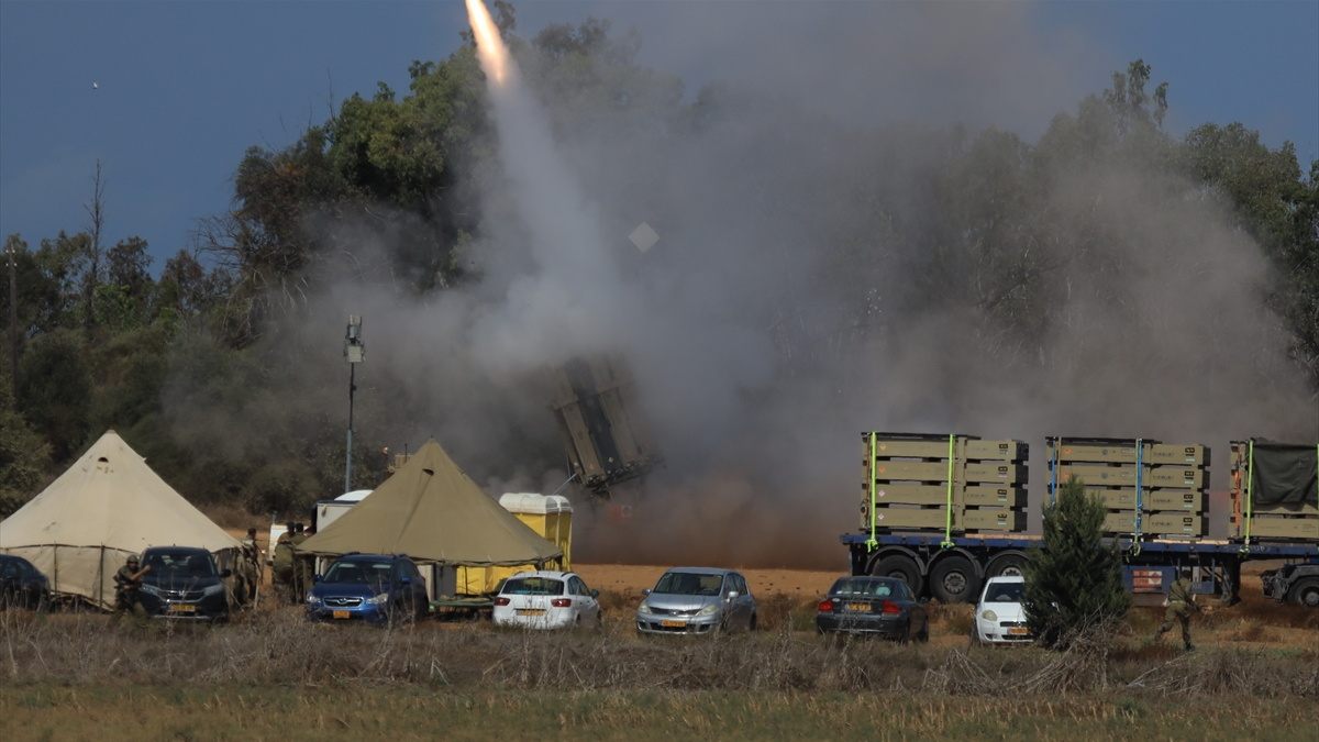 Savaş bölgesinde sıcak anlar! Hamas Aşkelon'u, İsrail Gazze'yi vuruyor