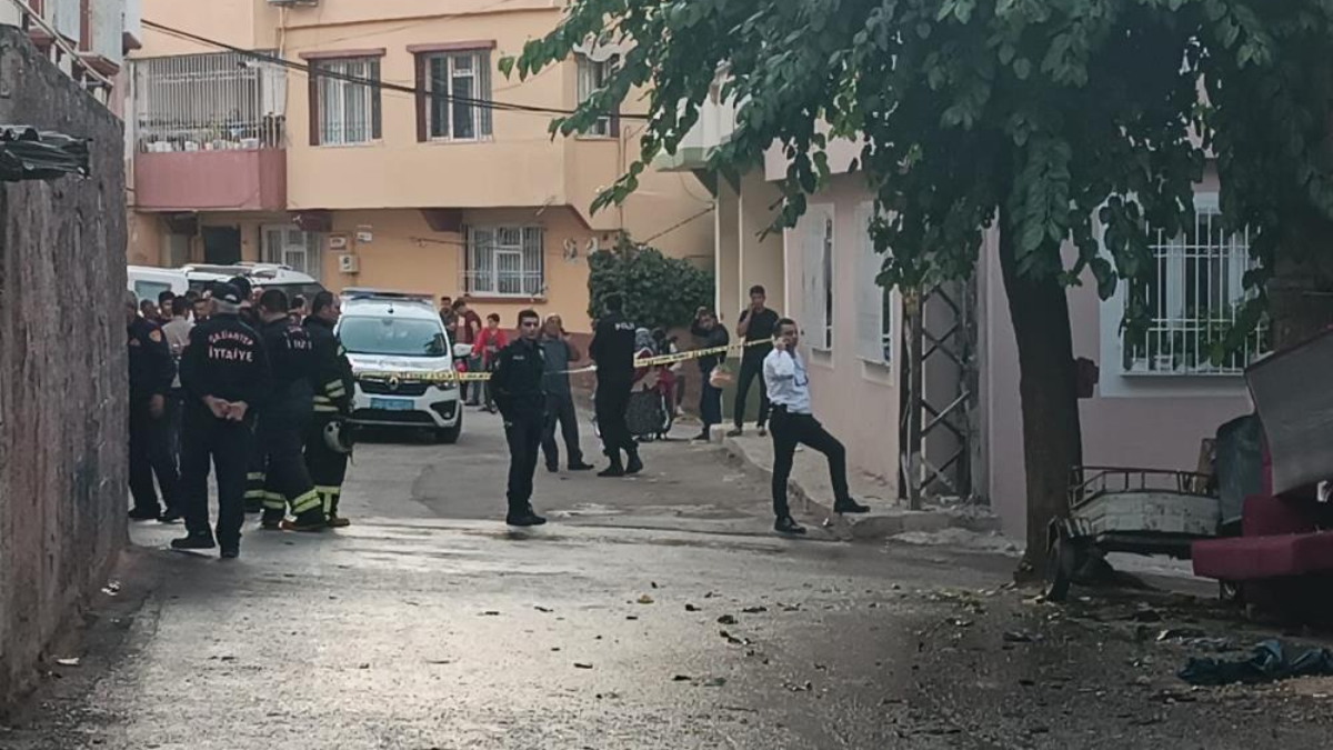 Gaziantep'te uyuşturucu bağımlısı evini yakıp havaya ateş etti