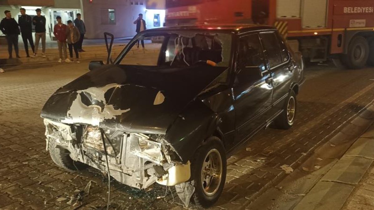 Sivas'ta hastaneye giderken kaza geçirdiler: 3 ağır yaralı