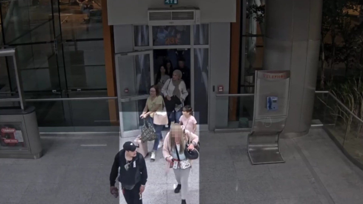 İzmir'de yurda uyuşturucu sokmaya çalıştı! Prezervatifler içinde cinsel organına gizledi...