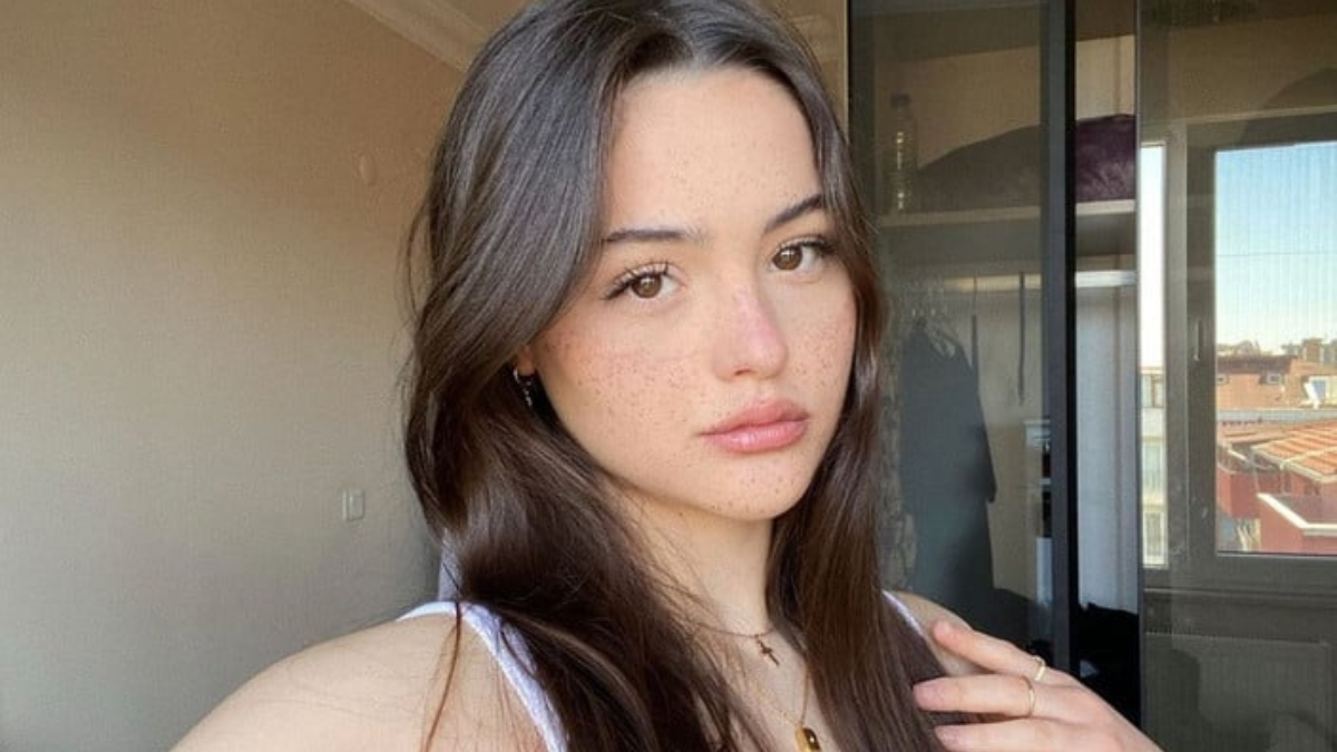 Adım Farah'ın Gönül'ü kaldırıma oturdu, o kareleri dudak ısırttı! "Saf güzellik"