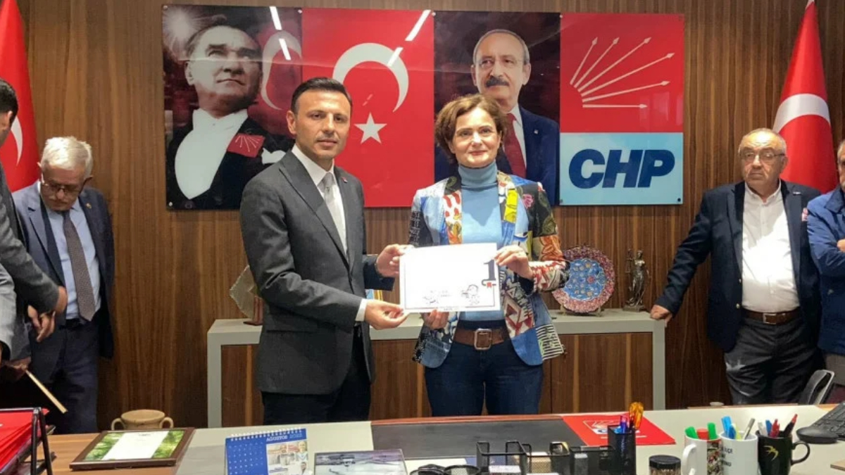 Canan Kaftancıoğlu görevini Özgür Çelik'e devretti