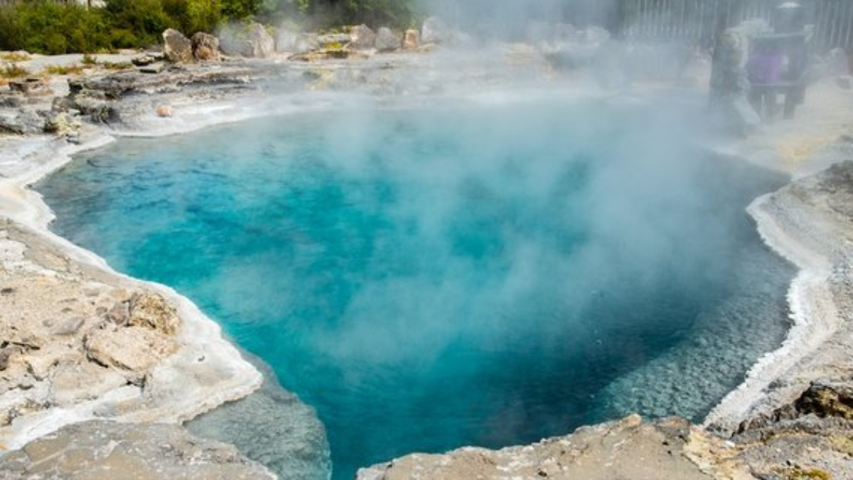 Buraya gidenin ne baş ne diz ne de boyun ağrısı kalıyor! 1700'den beri Türkiye'nin şifa kaynağı!