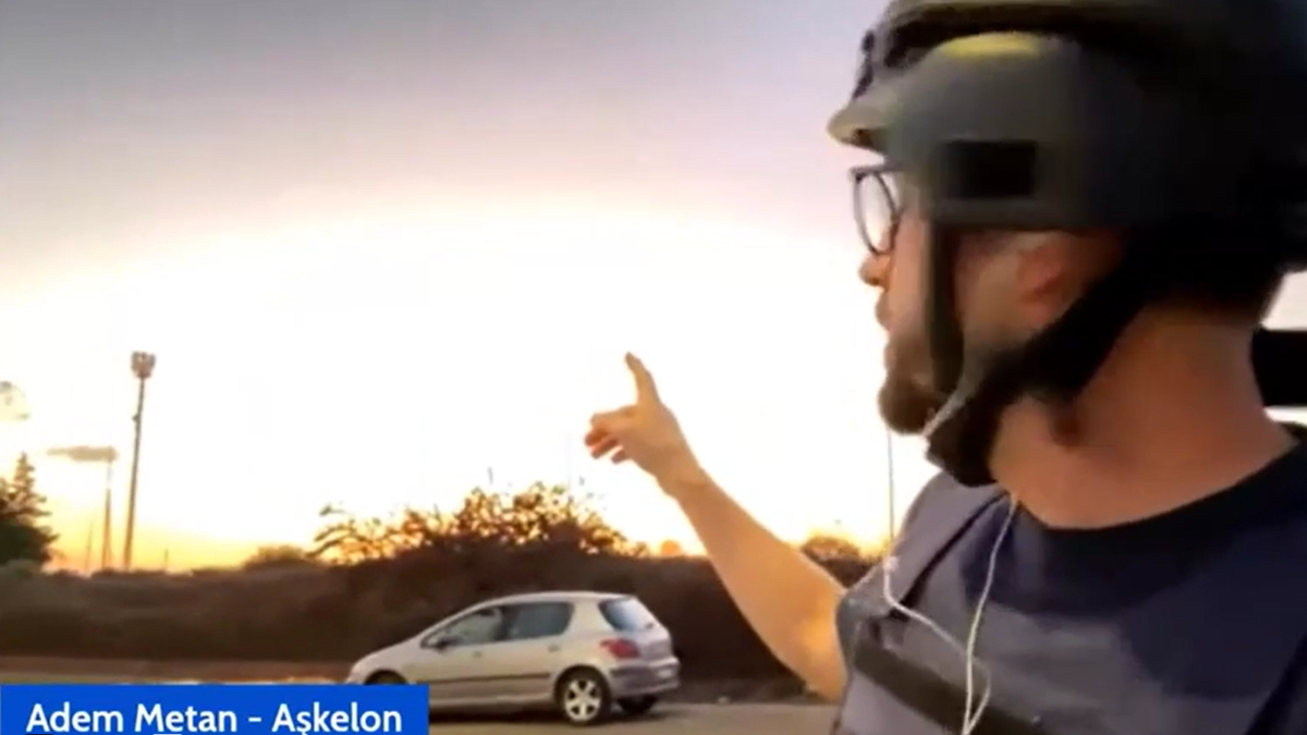 Gazeteci Adem Metan'ın Ensonhaber canlı yayınına bağlandığı anlarda füzeler patladı