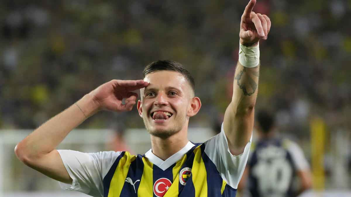 Senastian Szymanski'ye Galatasaray'ın rakibi talip oldu